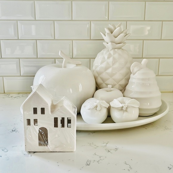 White Ceramic Split Level Light Up House - Picture 2 of 10